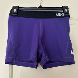 NIKE WOMEN’S SHORTS